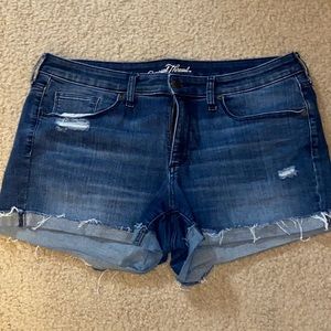 Dark denim Universal Thread shorts. Size 14.